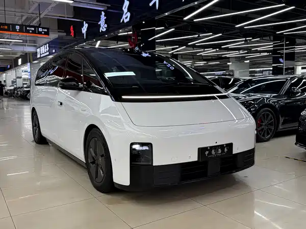 Li Auto MEGA 2025, фото 3