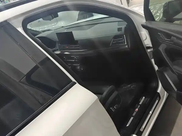 Audi Q5L 2023, фото 8
