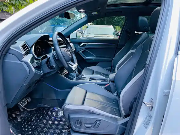 Audi Q3 2024, фото 11