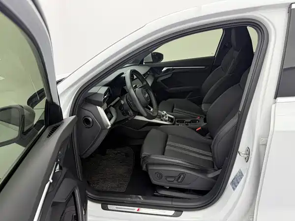 Audi A3 2022, фото 13