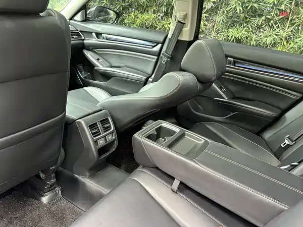 Honda Accord 2022, фото 16