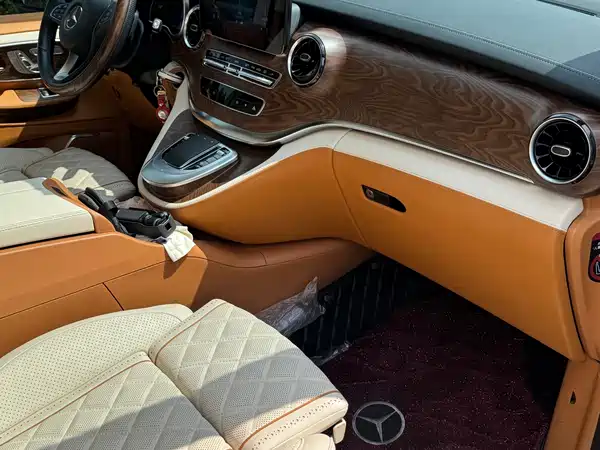 Mercedes-Benz V-Class 2022, фото 7