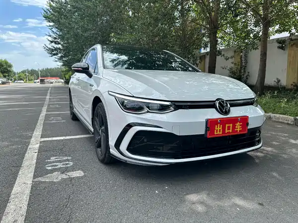 Volkswagen Golf 2023, фото 3