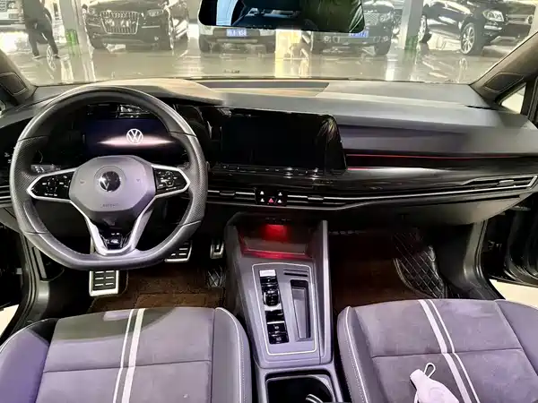 Volkswagen Golf 2023, фото 4