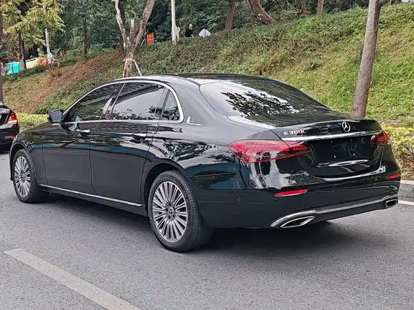 Mercedes-Benz E-Class 2023, фото 7
