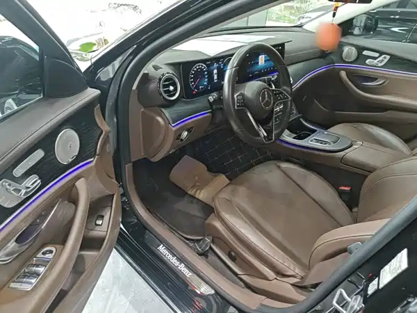 Mercedes-Benz E-Class 2023, фото 15