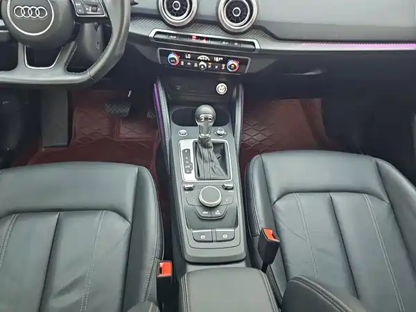 Audi Q2L 2024, фото 16