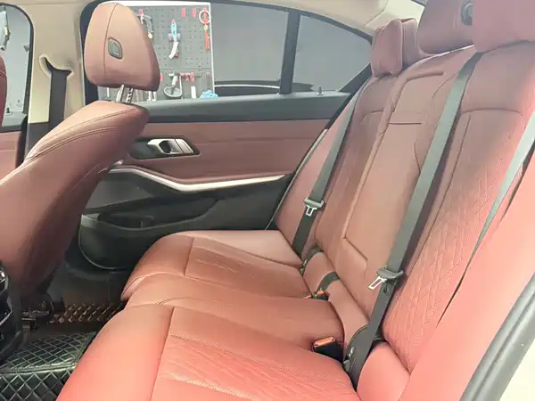 BMW 3 Series 2023, фото 15