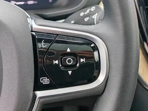 Volvo XC60 2025, фото 22