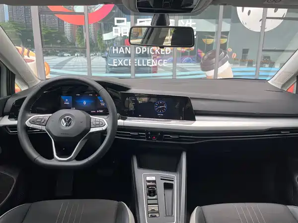Volkswagen Golf 2023, фото 12