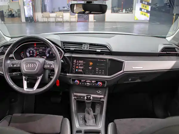 Audi Q3 2022, фото 4