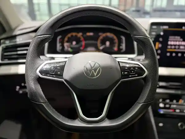 Volkswagen Tiguan L 2023, фото 17