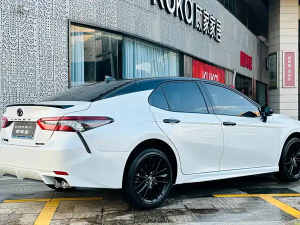 Toyota Camry 2022, фото 6