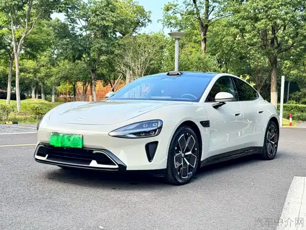 Xiaomi SU7 2024