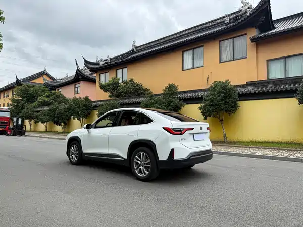 NIO EC6 2022, фото 8