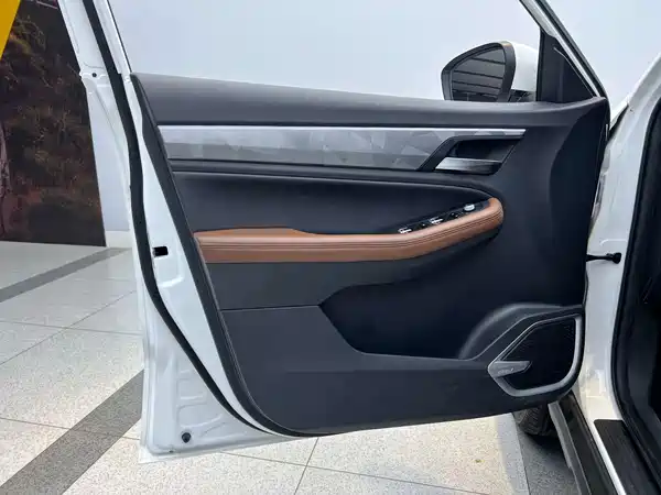 Geely Emgrand X6 2021, фото 11