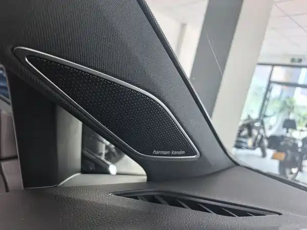 Volkswagen Golf GTI 2023, фото 6