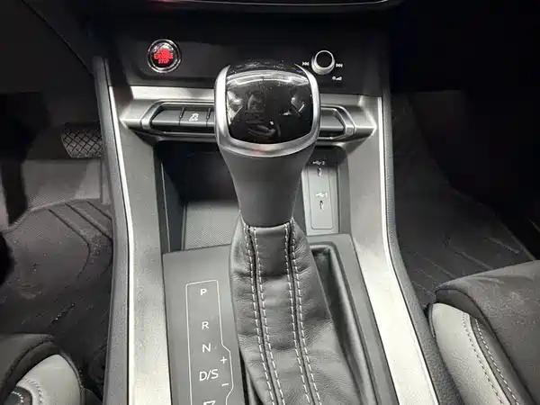 Audi Q3 2022, фото 18