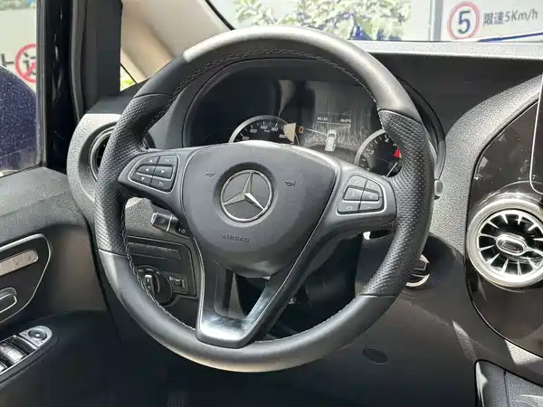 Mercedes-Benz Vito 2023, фото 16