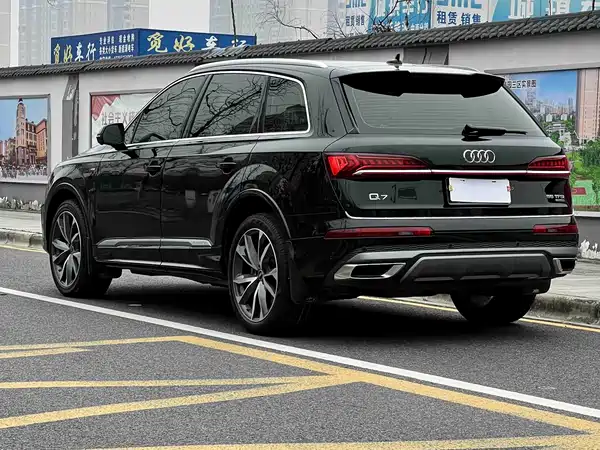 Audi Q7 2023, фото 6