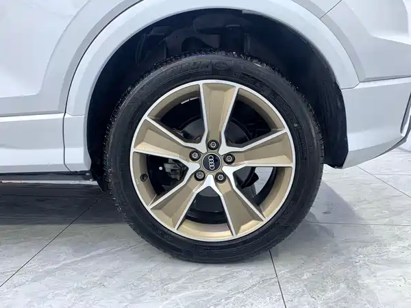Audi Q2L 2022, фото 15
