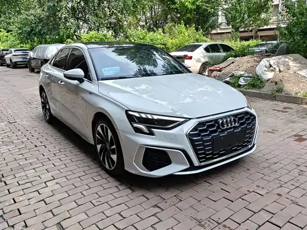 Audi A3 2023, фото 2