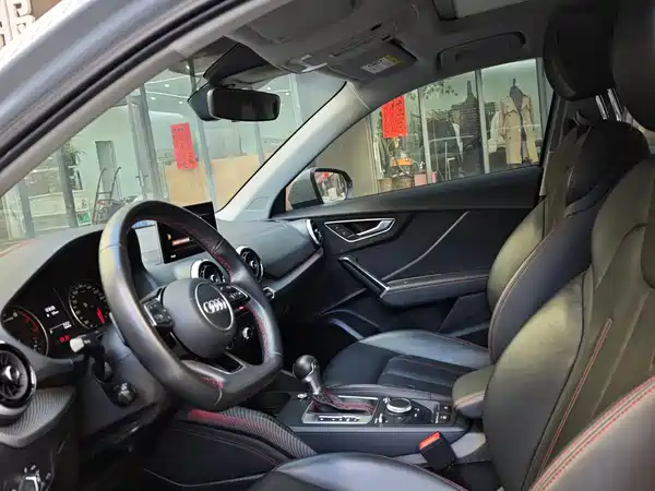 Audi Q2L 2024, фото 4