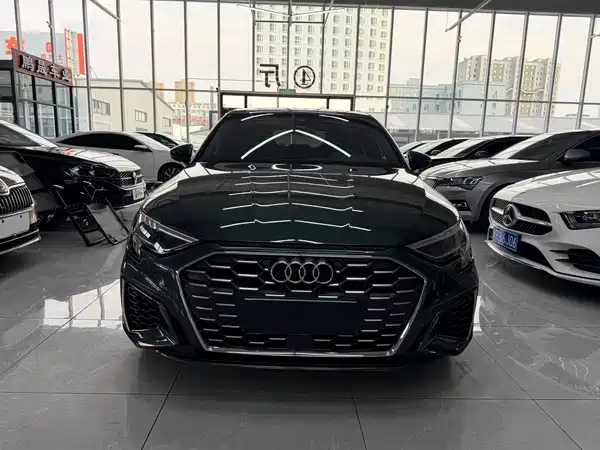 Audi A3 2023, фото 2