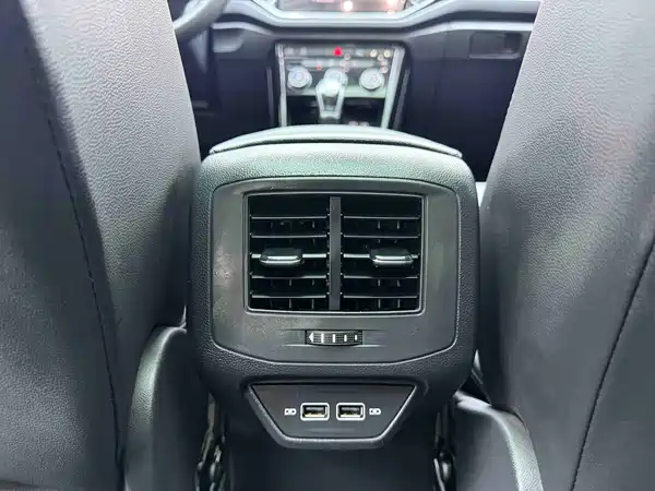 Volkswagen T-ROC 2023, фото 16