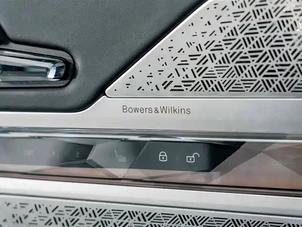 BMW i7 2023, фото 20