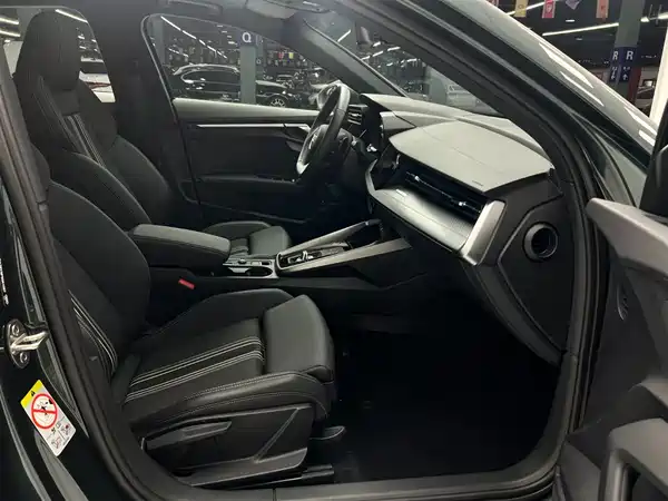 Audi A3 2024, фото 17
