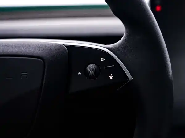 Tesla Model 3 2025, фото 24