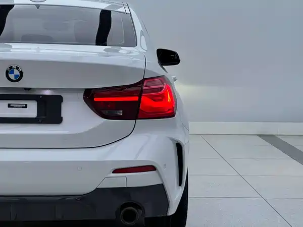 BMW 1 Series 2023, фото 9