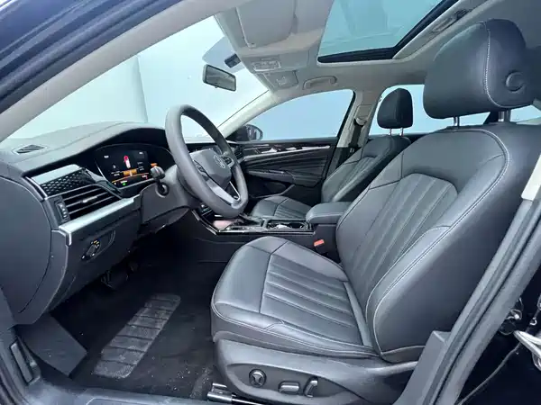 Volkswagen Passat 2023, фото 9