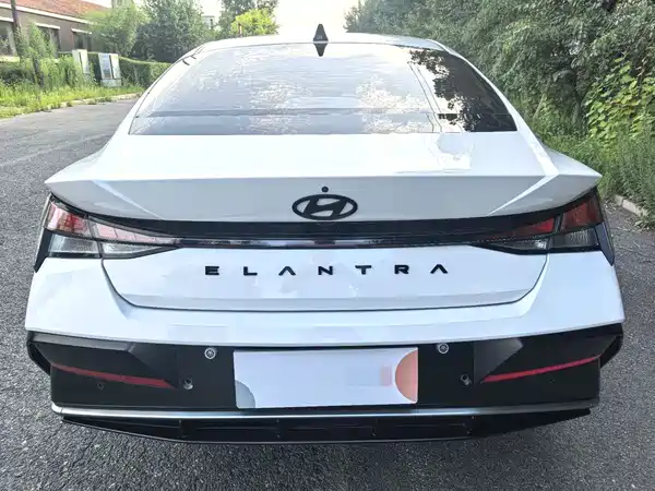 Hyundai Elantra 2023, фото 9