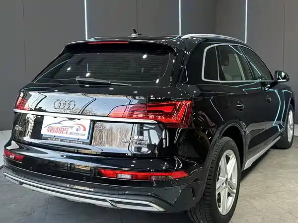 Audi Q5L 2022, фото 6