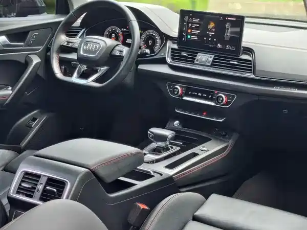 Audi Q5L 2022, фото 15