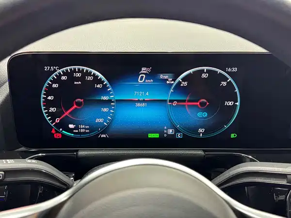 Mercedes-Benz EQA 2023, фото 19