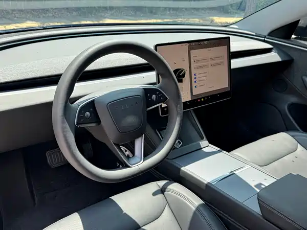 Tesla Model 3 2023, фото 5