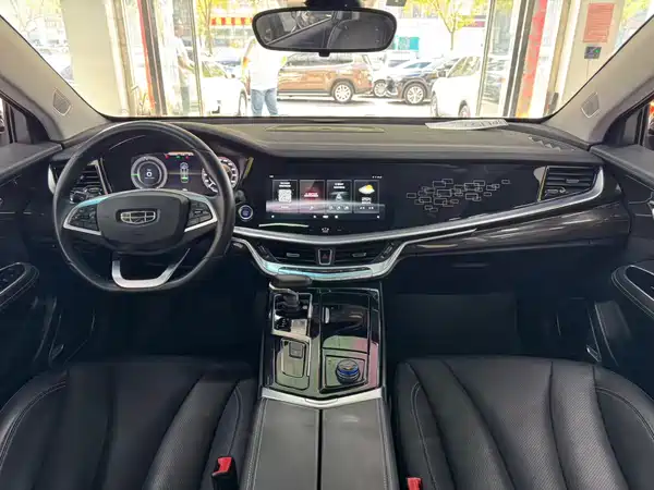Geely Emgrand GT PHEV 2022, фото 9