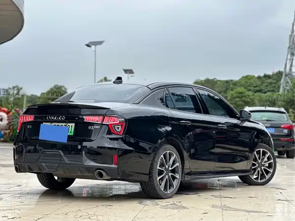 Lynk & Co 03 PHEV 2021, фото 5