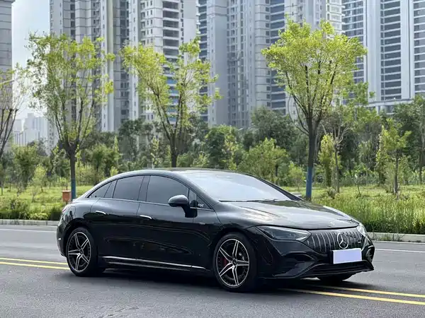 Mercedes-Benz EQE AMG 2023, фото 3