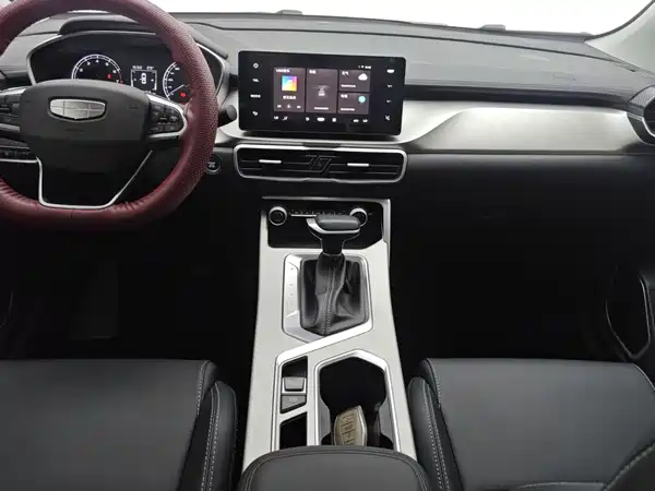 Geely Coolray 2025, фото 16