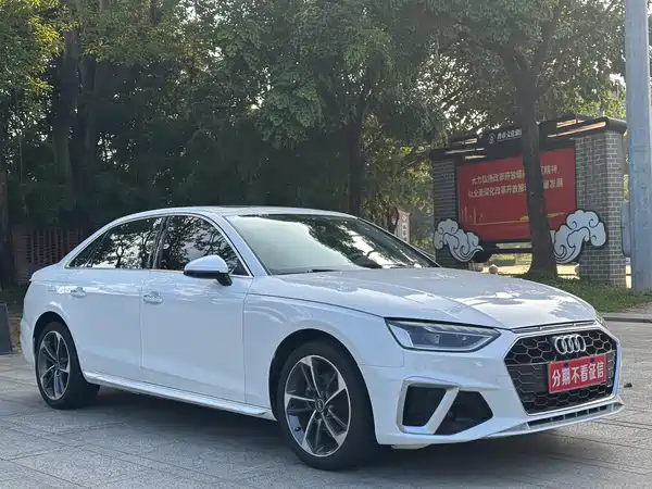 Audi A4L 2022, фото 3