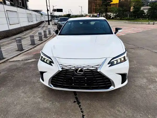 Lexus ES 2025, фото 2