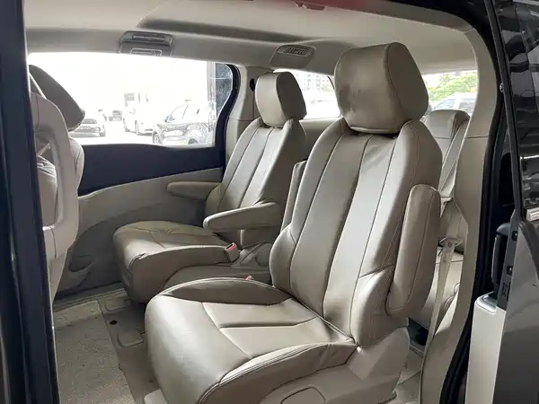 Buick GL8 2022, фото 23