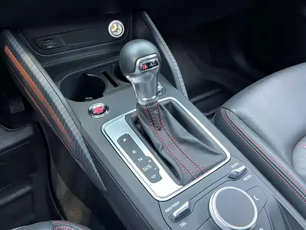 Audi Q2L 2022, фото 7