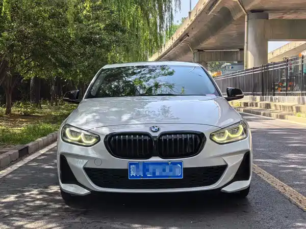 BMW 1 Series 2021, фото 2