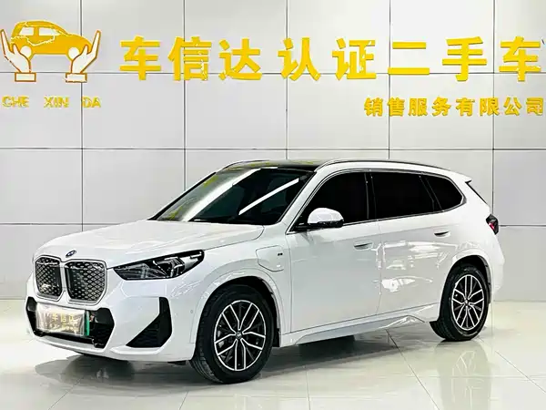 BMW iX1 2023