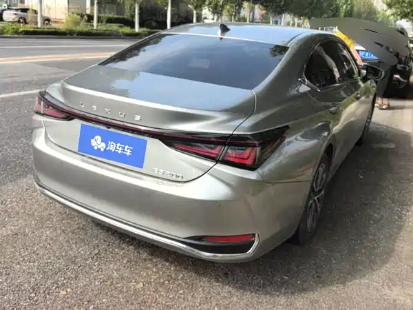 Lexus ES 2025, фото 3